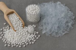 راهنمای انتخاب مستربچ سفید سازگار با پلیمرهای بازیافتی PET برای تولیدکنندگان